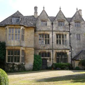 Cotswold Hills Country Houses