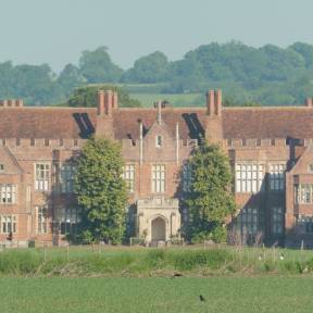 Thames Valley Country Houses